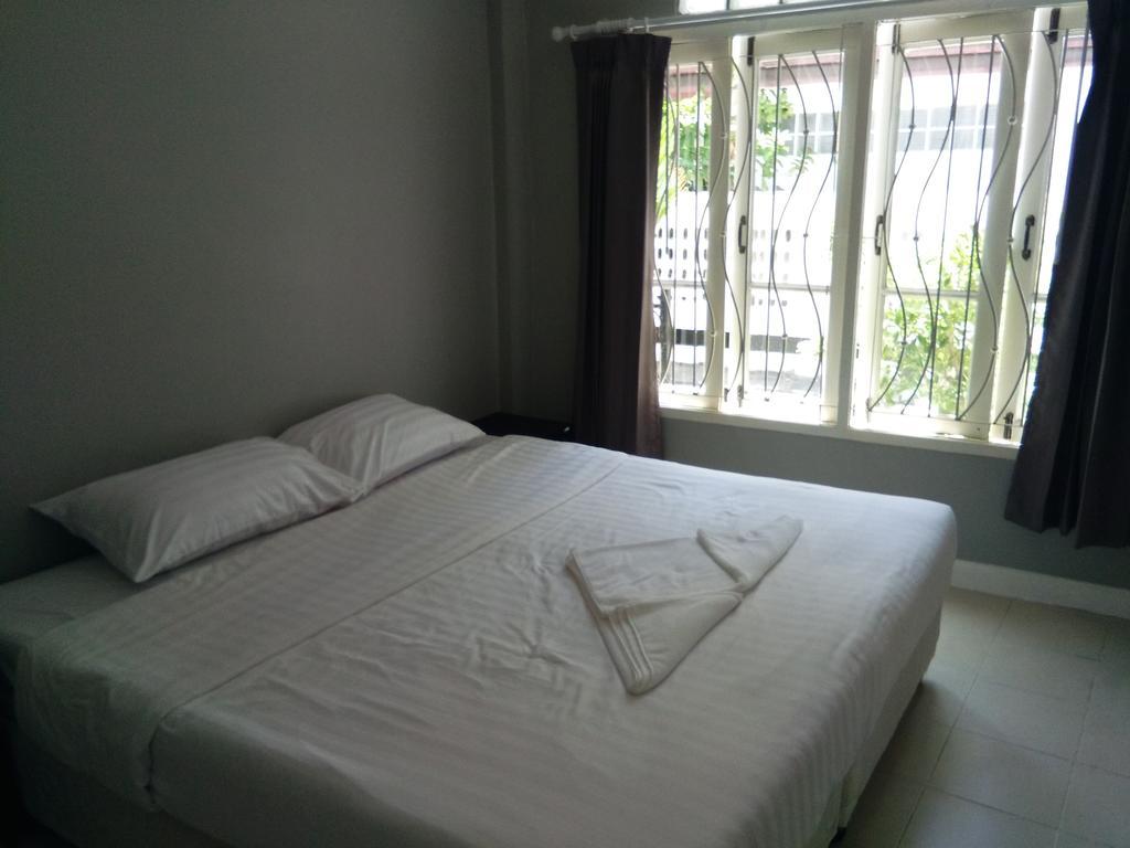 Taylor'S Guesthouse Hua Hin Exterior foto
